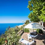 Villa Savina - Elegant Family Villa Overlooks Amalfi Coast -